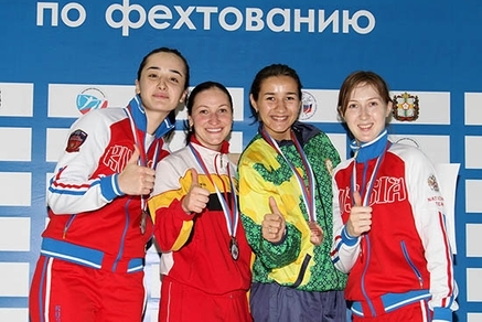 Призёр Олимпиады в Лондоне Лариса Коробейникова выиграла бронзу чемпионата России по фехтованию 